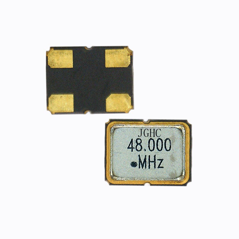 AO2 シリーズ SMD カーグレード水晶発振器 2.5X2.0mm